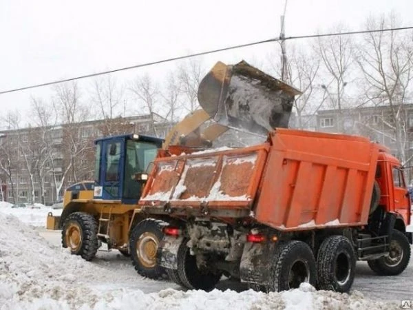 Фото Уборка территории и вывоз снега