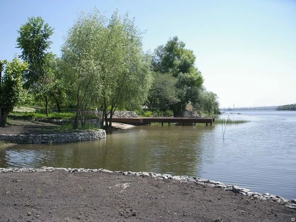 Фото Укрепление берегов рек, озер, пристаней. Приусадебные водоемы.