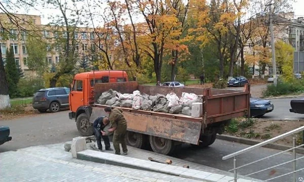 Фото Вывоз строительного мусора самосвалами