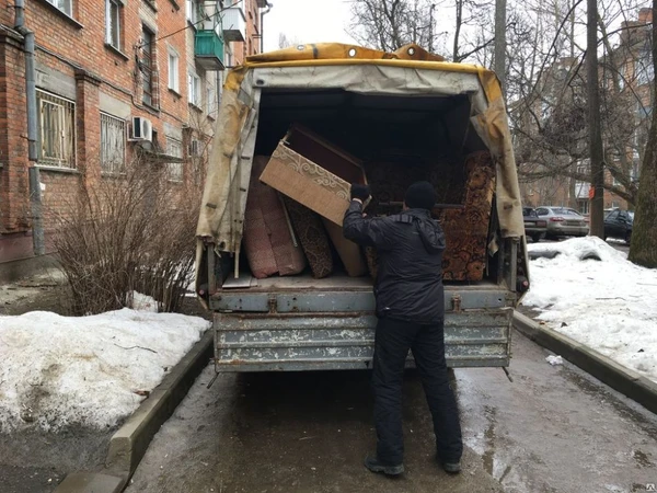 Фото Вывоз старой мебели