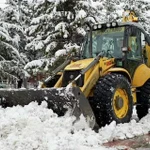 фото Уборка снега трактором экскаватором погрузчиком в Кратово, услуги аренды