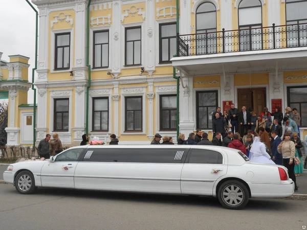 Фото Прокат лимузина на девичник