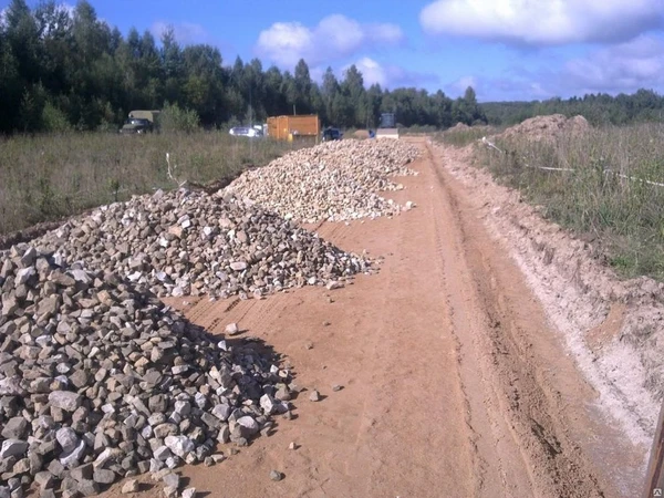 Фото Гравий речной для отсыпки дорожного полотна.