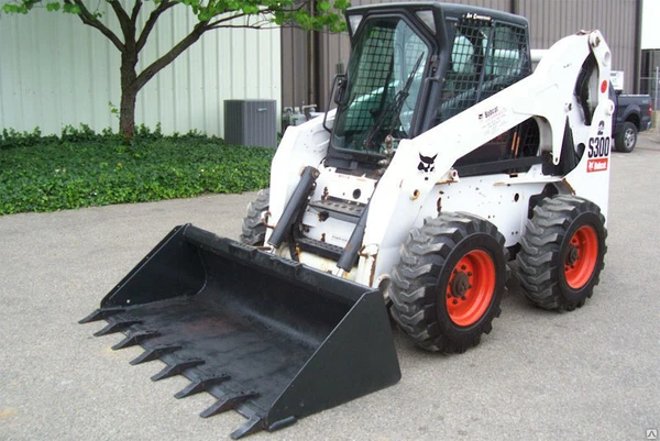 Фото Аренда мини-погрузчика BOBCAT S300