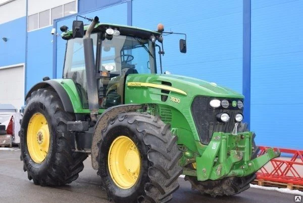 Фото Сельскохозяйственный трактор John Deere 7830