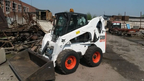 Фото Аренда мини-погрузчика Bobcat S175, г/п 860 кг, объем ковша 0.36-0.92 м3