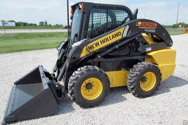 Фото Мини-погрузчик New Holland L225