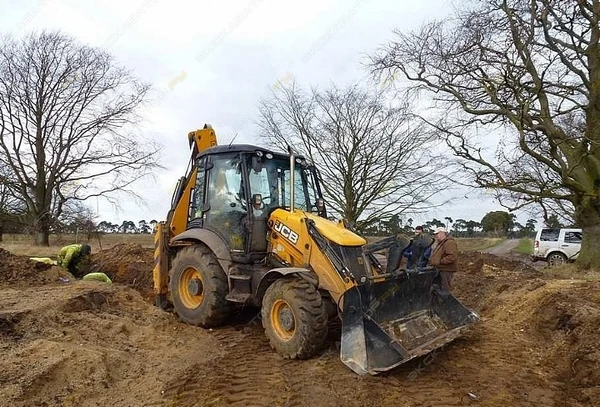 Фото Аренда экскаватора-погрузчика JCB 4CX, Новосибирск