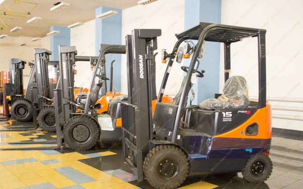 Фото Аренда вилочного погрузчика (складского автопогрузчика) Doosan D15S-5, Москва