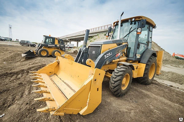 Фото Экскаватор погрузчик John Deere 325 Экскаватор-погрузчик