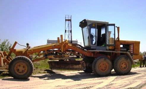 Фото Аренда автогрейдера JOHN DEERE 670B