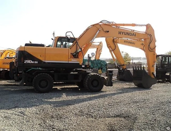 Фото Экскаватор HYUNDAI R140W-7