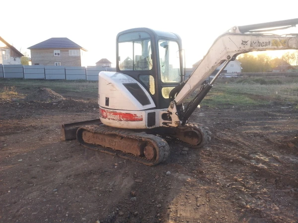 Фото Аренда миниэкскаватора Bobcat 430