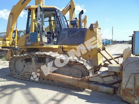 Фото Бульдозер Komatsu D63E12