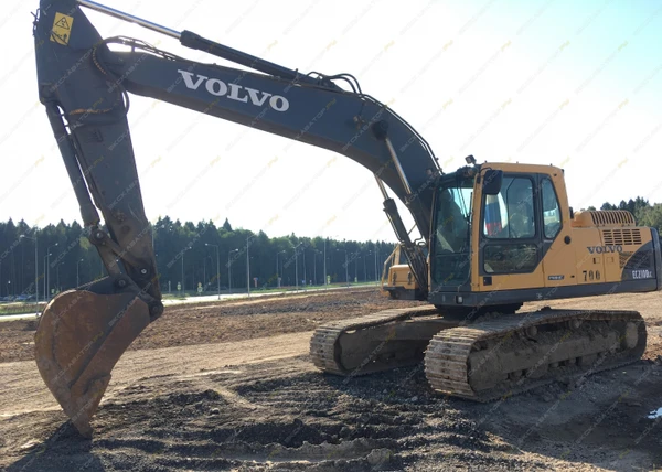 Фото Аренда гусеничного экскаватора Volvo EC210B Prime, Орел