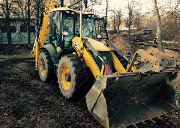 Фото Аренда экскаватора-погрузчика JCB 4CX, Москва