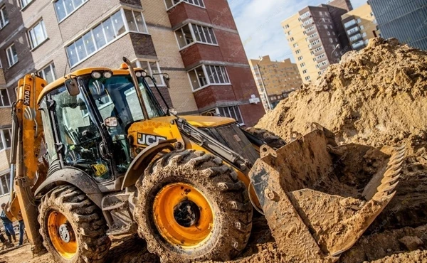 Фото Аренда экскаватора-погрузчика JCB 4CX Super, Москва