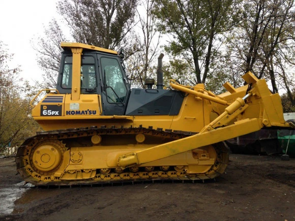 Фото Аренда бульдозера САТ D5, D6, Liebherr 724, Komatsu D65,63,61 в Москве и МО