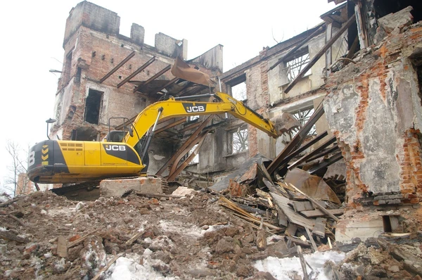 Фото Демонтаж зданий и сооружений в Краснодаре и пригороде с вывозом строймусора