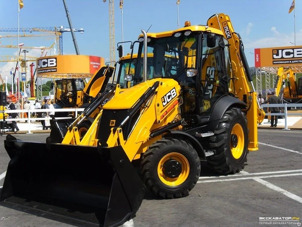 Фото Экскаватор-погрузчик JCB