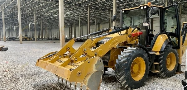 Фото Аренда экскаватора-погрузчика Caterpillar 428F2, Зеленоград