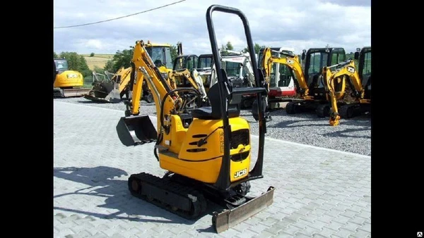 Фото Джейсиби мини-экскаватор JCB 8010 CTS в