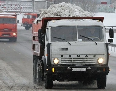 Фото Вывоз снега самосвалами КАМАЗ