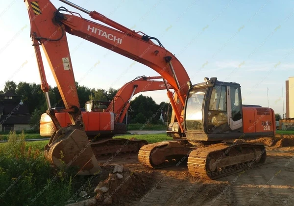 Фото Аренда гусеничного экскаватора Hitachi ZAXIS 200LC-3, Красногорск