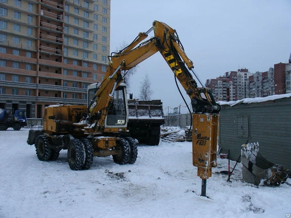 Фото Аренда гидромолота на базе полноповоротного экскаватора