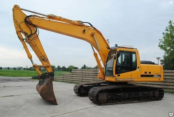 Фото Экскаватор гусеничный Hyundai R250 LC