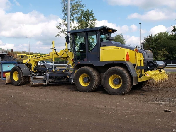 Фото Аренда автогрейдера BOMAG BG 160 с оператором