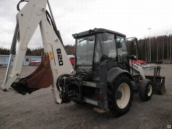 Фото Стекло заднее кузовное правое для TEREX 820/860