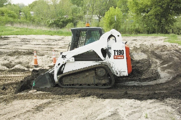 Фото Аренда гусеничного минипогрузчика BOBCAT Т190