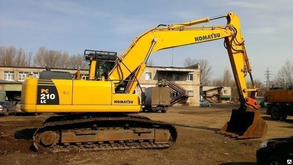 Фото Аренда экскаватора гусеничного Komatsu