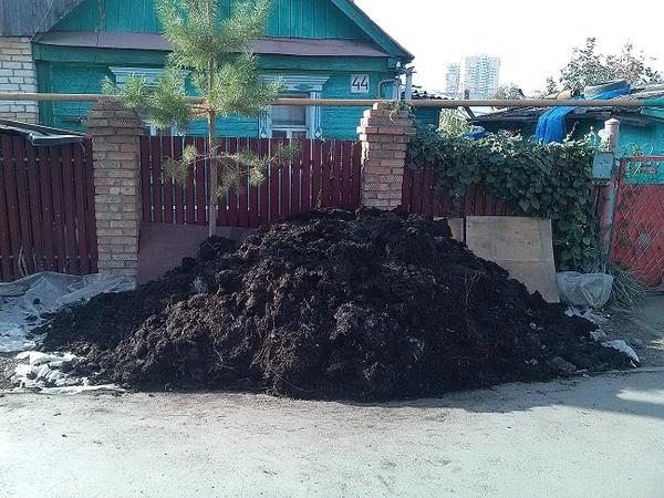 Фото  Перегной для удобрения посадок в Самаре и Самарской области.