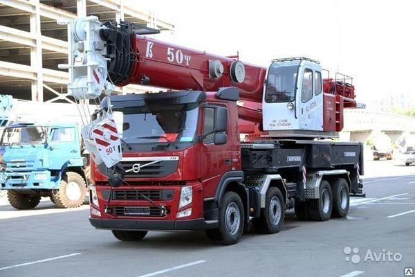 Фото КС-65715 автокран 50т. VOLVO FM стрела ОВОИД 40м. такси кран