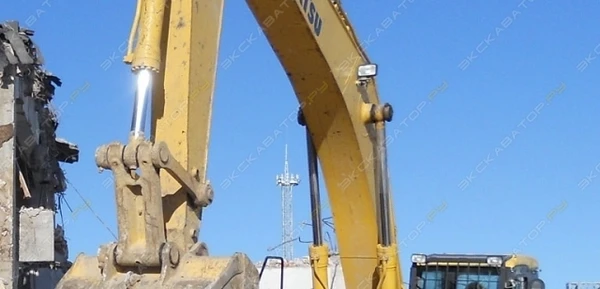 Фото Аренда гусеничного экскаватора Komatsu PC300, Екатеринбург