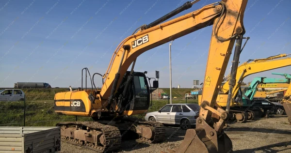 Фото Аренда гусеничного экскаватора JCB JS 220, Краснодар