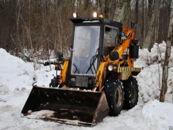 Фото Аренда мини-погрузчика Bobcat на гусеницах.