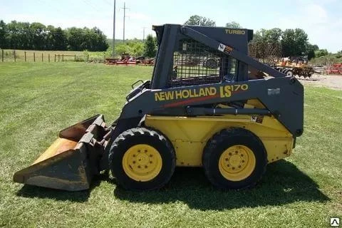 Фото Аренда мини-погрузчика New Holland LS170