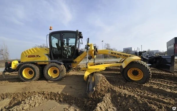 Фото Аренда автогрейдрера NEW Holland F156.7