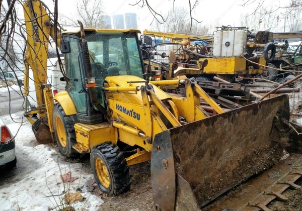 Фото Аренда экскаватора-погрузчика Komatsu WB93R-5, Москва