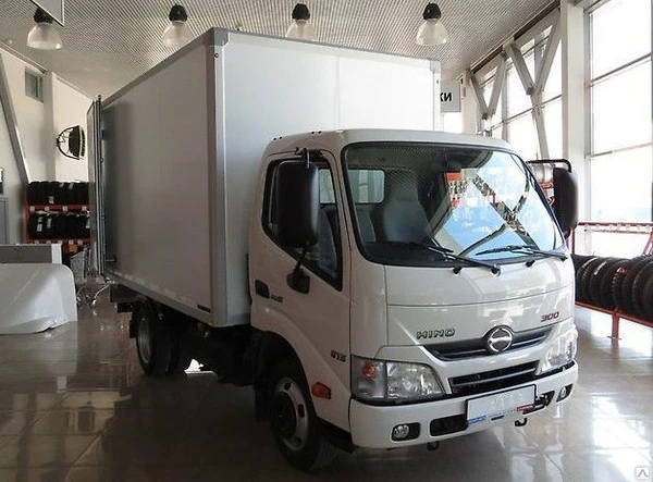 Фото Изотермический фургон hino 300 xzu650l