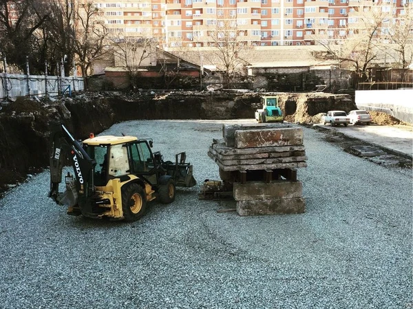 Фото Услуги Экскаватора-погрузчика