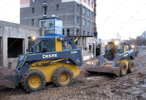 Фото Аренда мини-погрузчика John Deere 328D, Санкт-Петербург