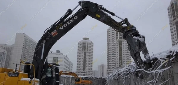 Фото Аренда гусеничного экскаватора Volvo EC480D, Москва