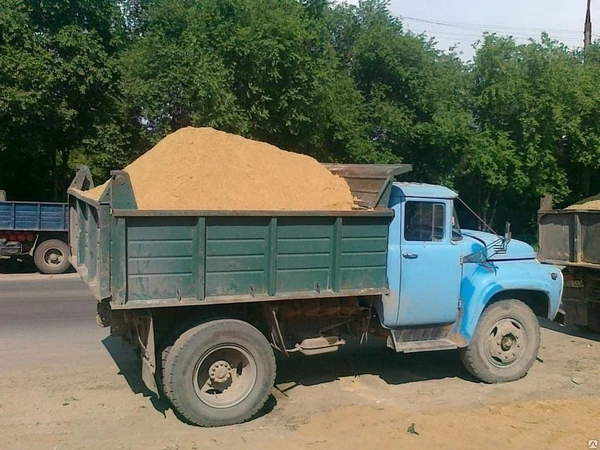 Фото Даставка песка Зил самосвал 4 куб.