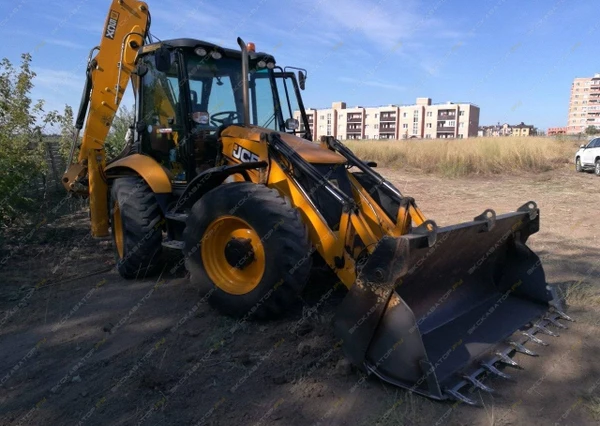 Фото Аренда экскаватора-погрузчика JCB 5CX, Москва