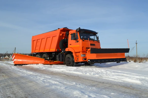 Фото Машина Дорожная КДМ-7881010 на базе самосвала КамАЗ 6520 (Пескоразбрасывающее (нерж. сталь) + Скоростной + Боковой + Средний нож)