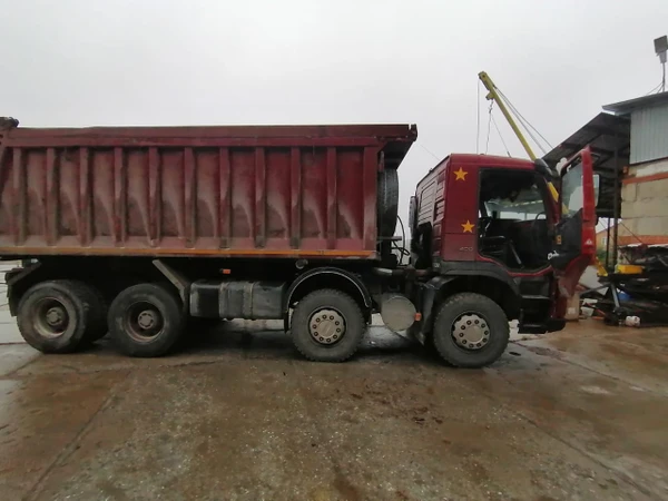 Фото Самосвал Volvo FM Truck 8x4.